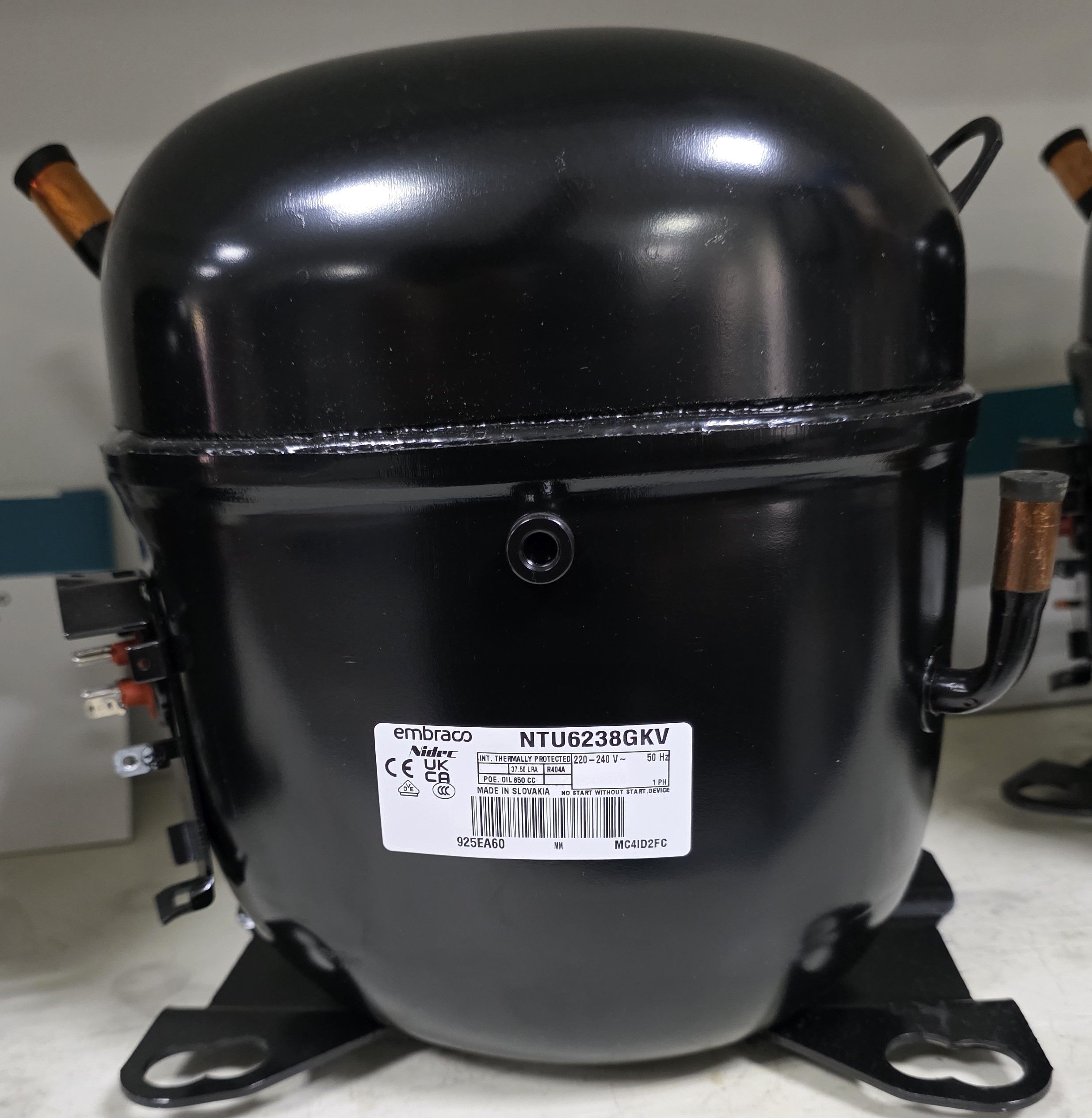 Компрессор NTU 6238GKV Embraco R404A 2567Вт MBP