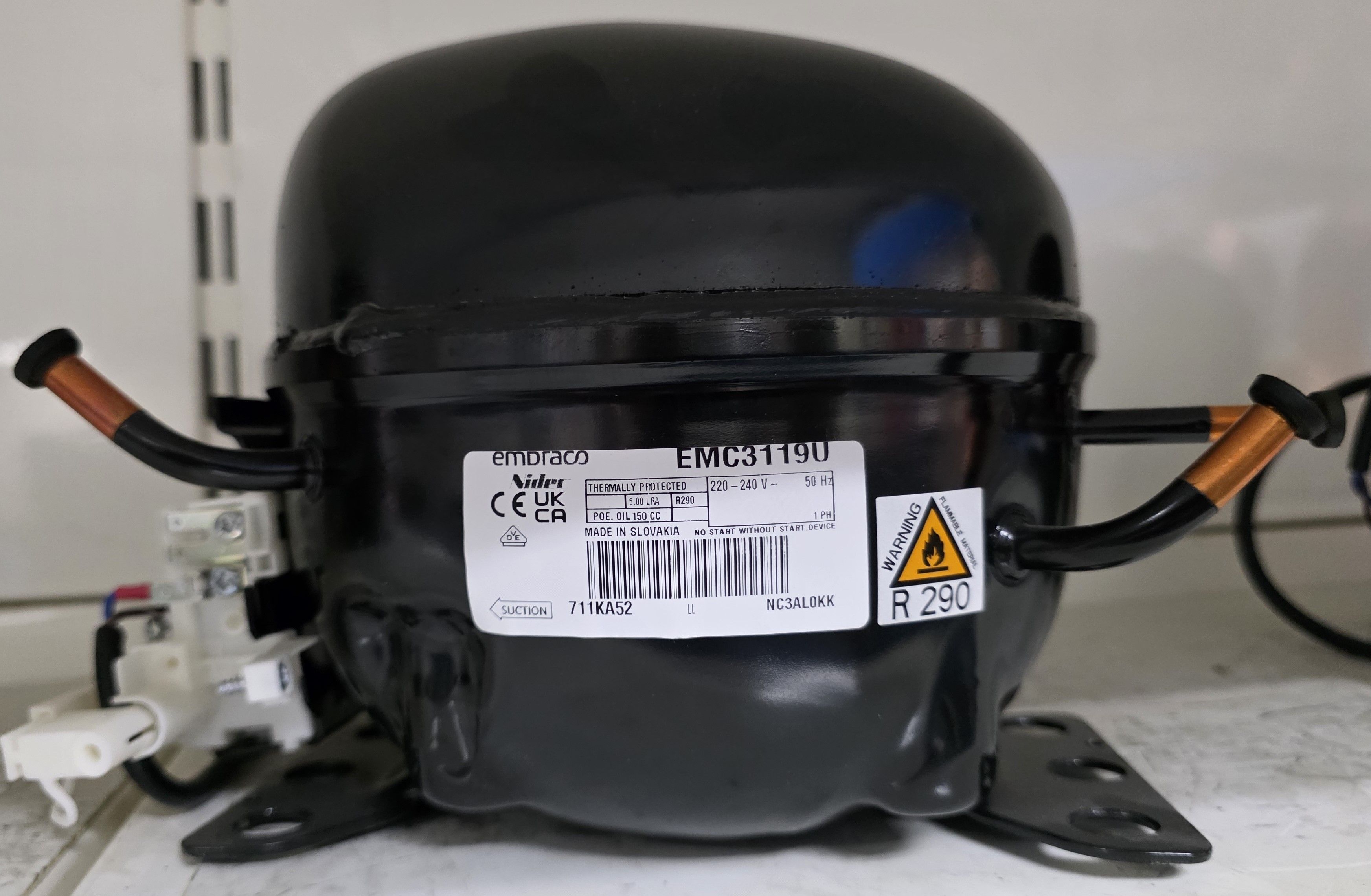 Компрессор EMC3119U R290 Embraco 236Вт LBP / MBP