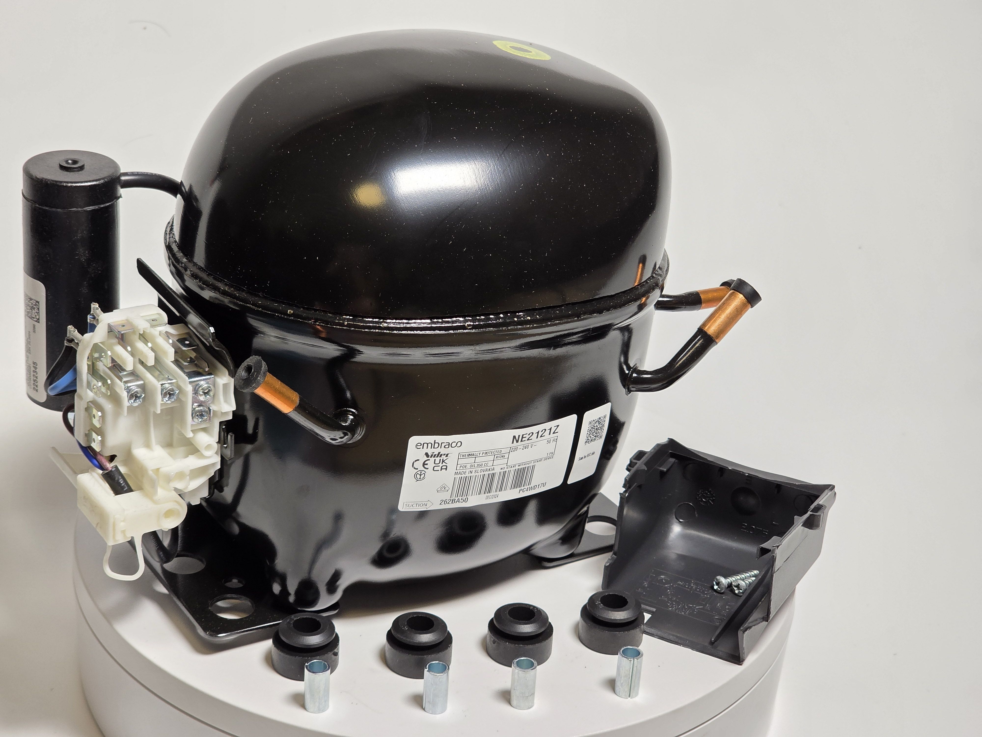 компрессор NE 2121Z R134a Embraco 251Вт LBP код 262BA50M2AJ