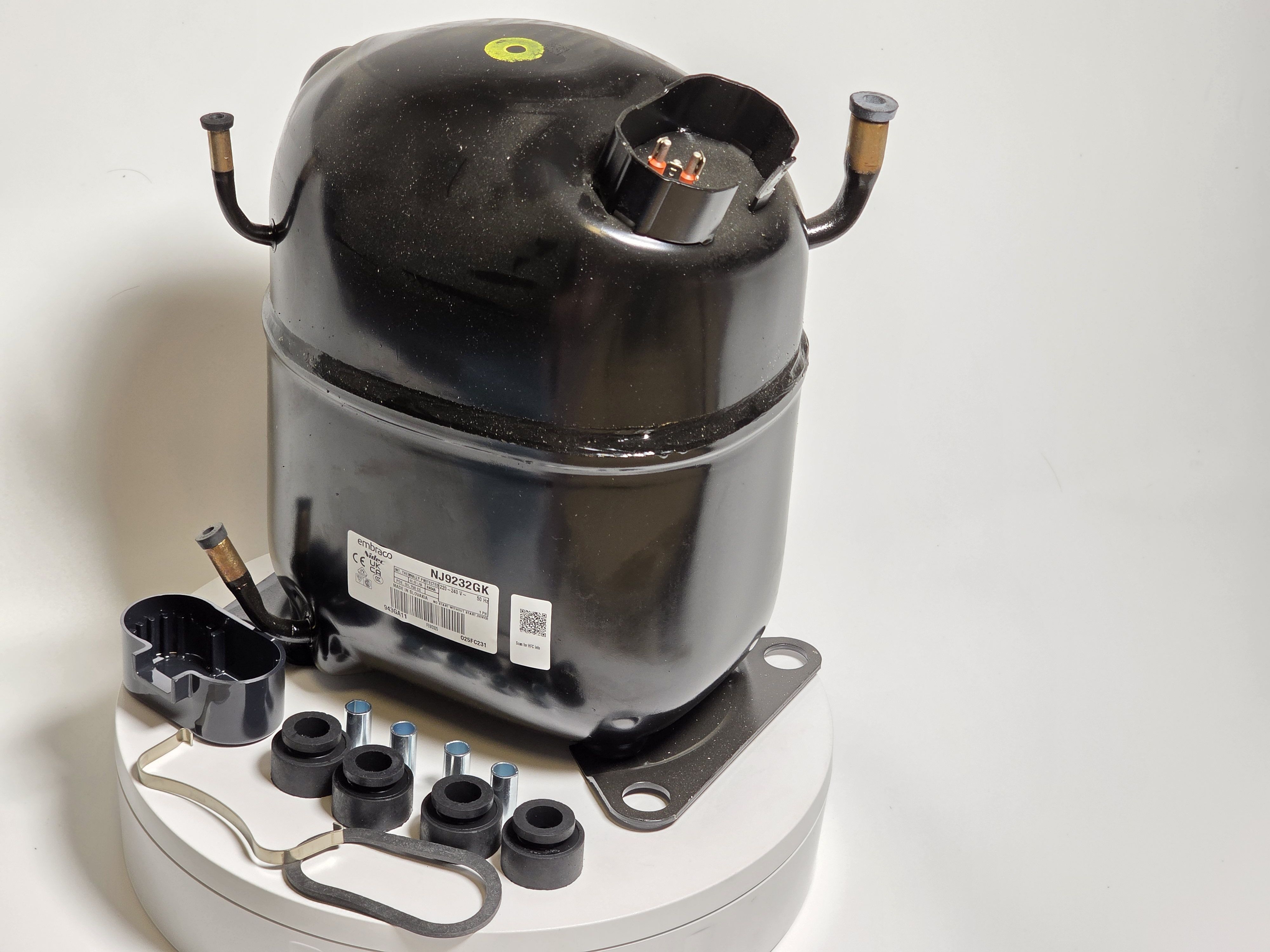 Компрессор NJ 9232GK R404 Embraco 1908Вт MBP, HBP код 943GA1104AF