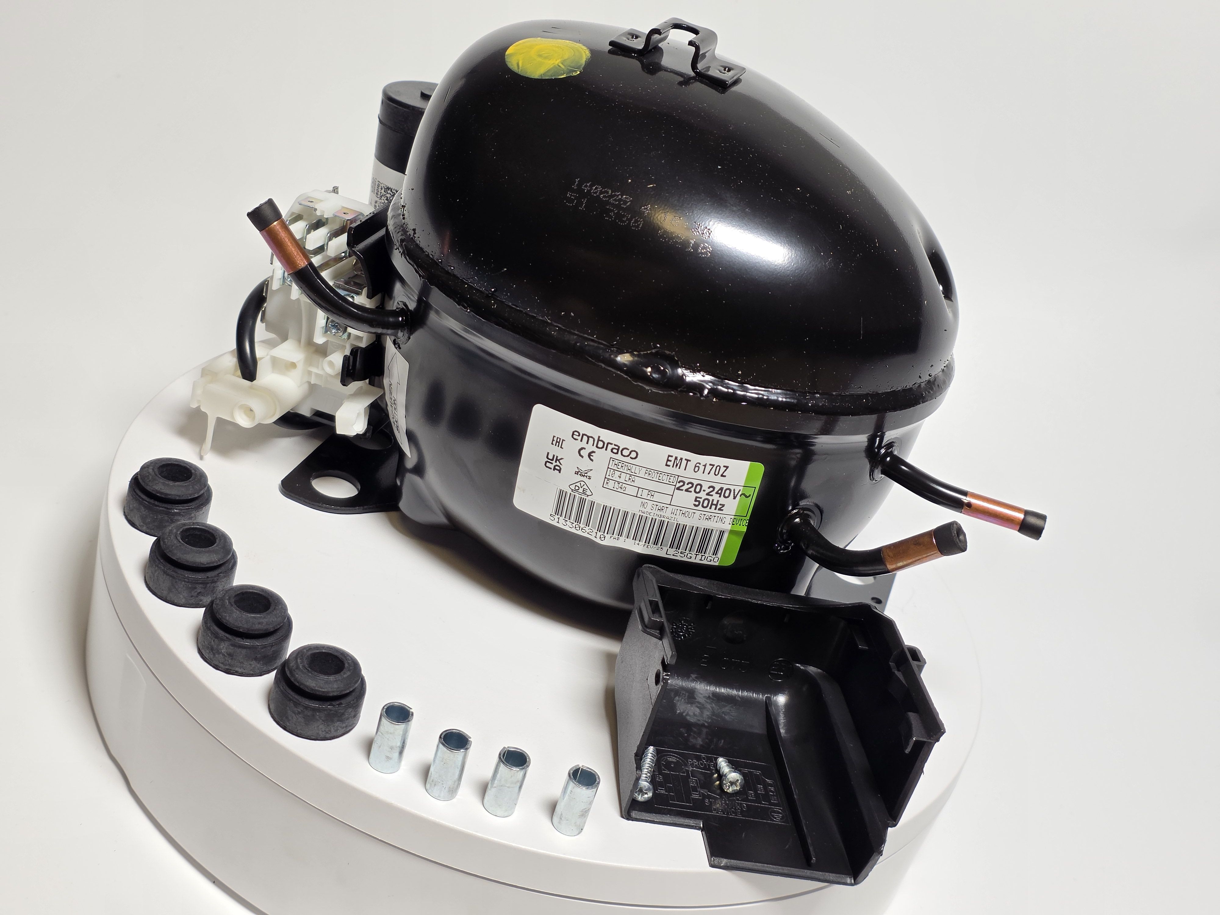 Компрессор EMT 6170Z R134 Embraco 418Вт HBP