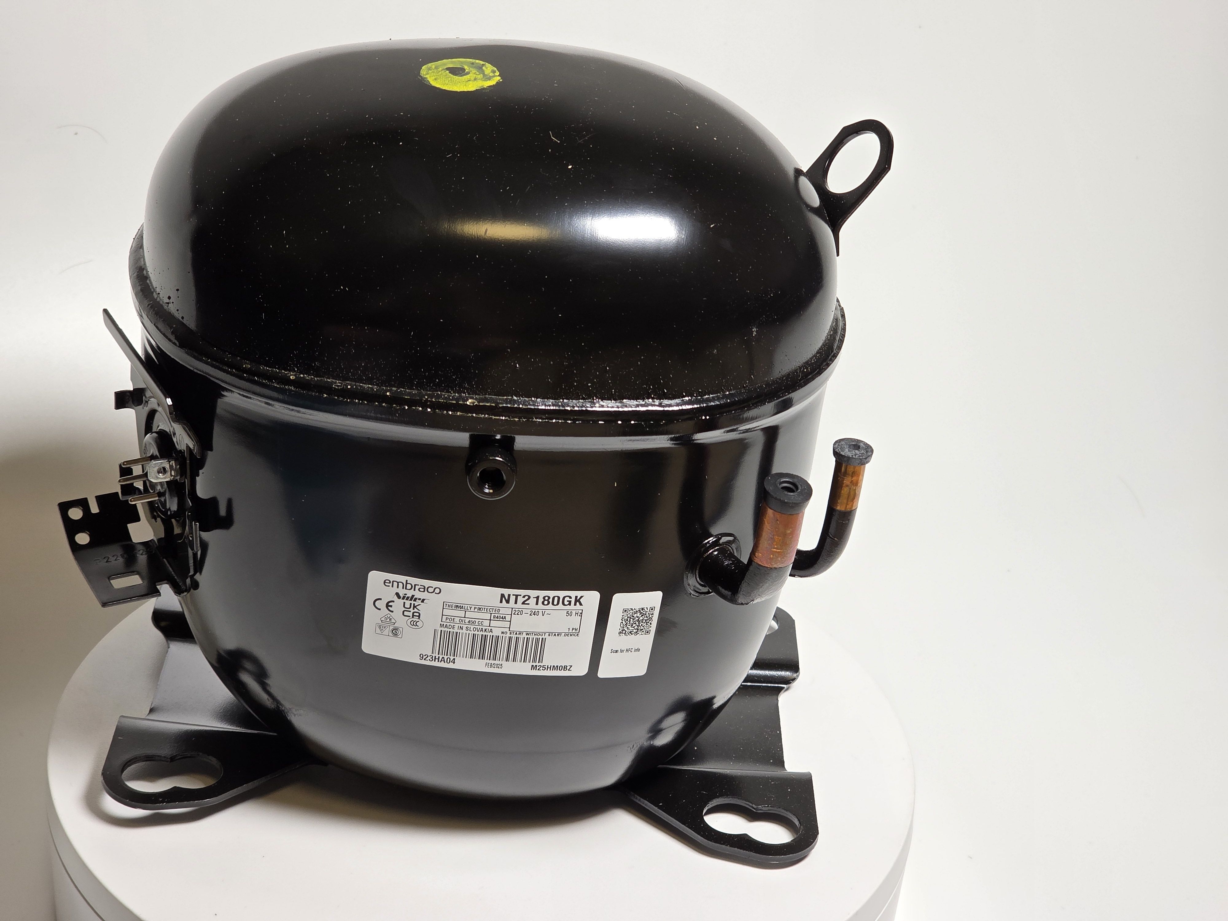 Компрессор NT 2180GK R404a Embraco 984Вт LBP код 923HA0413AA