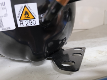 Компрессор EMC3121U Embraco 271Вт R290a LBP / MBP