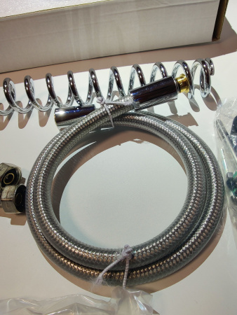 Душирующее устройство с гибким изливом MONOLITH Италия Код R 0101020111