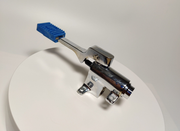 Смеситель педальный MONOLITH ITALY код ERMES001 холодная вода G1/2