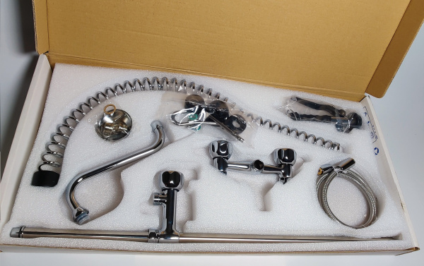 Душирующее устройство с гибким изливом и краном Код R 0102010206 MONOLITH Италия