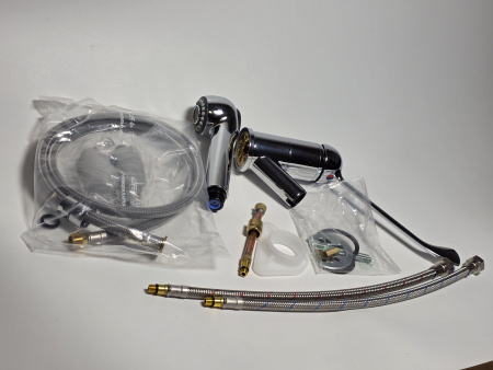 Смеситель Monolith R0201020206 с выдвижным краном Italy