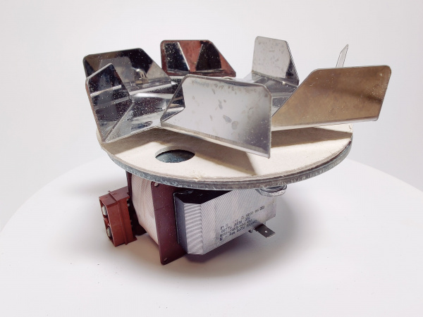 Двигатель с крыльчаткой код 75R0035 RADA,GARBIN,GIERRE 45Вт 220В 50HZ