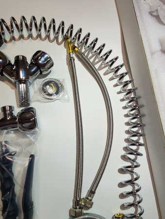 Душирующее устройство с гибким изливом MONOLITH Италия Код R 0101020111