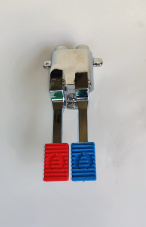 Педальный смеситель MONOLITH ITALY код ERMES003 (2 педали), холодная и горячая вода G1/2