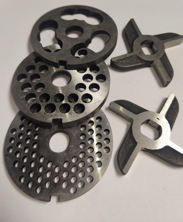 Комплект ножей и решеток к мясорубке МИМ-300 без бурта