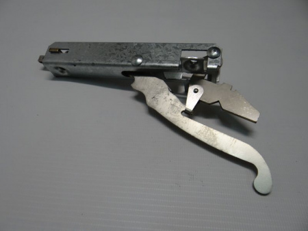 Петля ПД.00.00.000 (в сборе) применялась до 2004г. выпуска код 710000005244 Абат