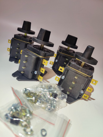 Переключатель ТПКП 25А (ППКП) пластмасс. код 6424 (Комплект 4шт)