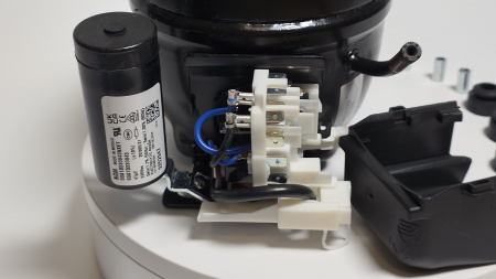 Компрессор EMT6152GK R404A Embraco 449Вт MBP