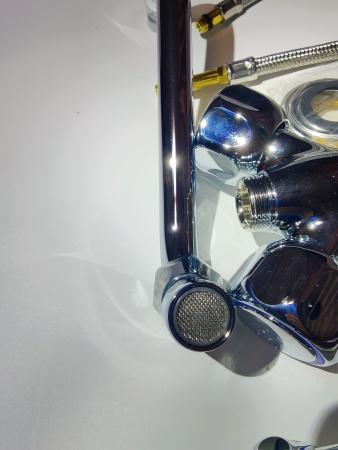 Душирующее устройство с гибким изливом MONOLITH Италия Код R 0101020111