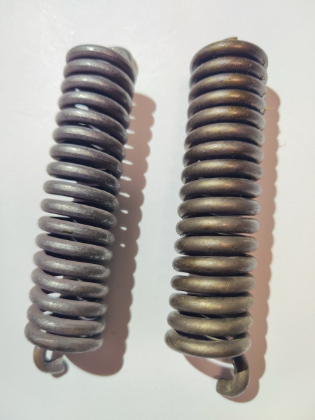 Пружина правая КПЭМ-100.15.00.003