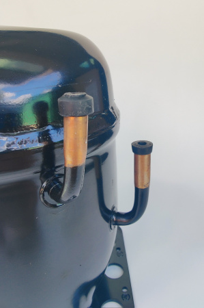 Компрессор AE 4440Y-FZ1A (R134A)1070Вт код AE-8018-BR (Tecumseh)