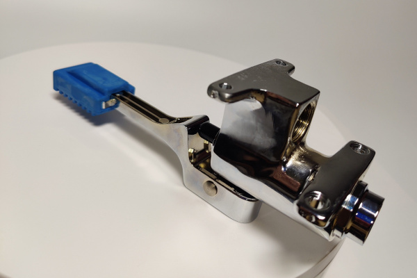 Смеситель педальный MONOLITH ITALY код ERMES001 холодная вода G1/2