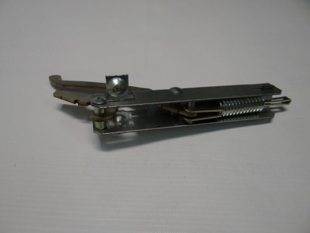 Петля ПД.00.00.000 (в сборе) применялась до 2004г. выпуска код 710000005244 Абат