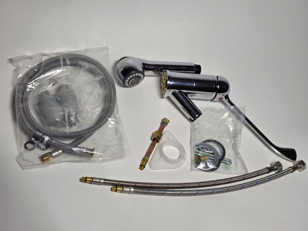 Смеситель Monolith R0201020206 с выдвижным краном Italy