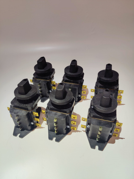 Переключатель ТПКП 25А (ППКП) пластмасс. код 6424 (Комплект 6шт)