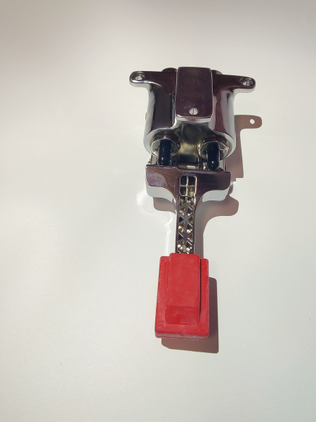 Педальный смеситель MONOLITH ITALY код ERMES002 холодная и горячая вода G1/2