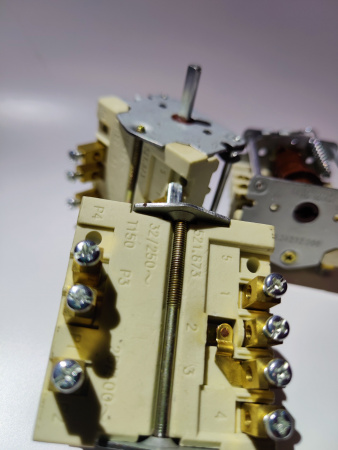 Переключатель четырёх позиционный 43.24232 (альтернатива E.G.O.) код 60021