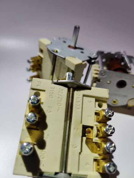 Переключатель четырёх позиционный 43.24232 (альтернатива E.G.O.) код 60021