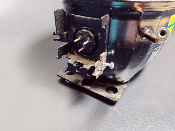 Компрессор NL10MF (R134A) MBP Среднетемпературный (Secop)