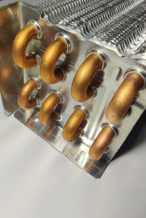 Батарея испарителя CM-105, CM-107 POLAIR код 2903064d вывод трубок слева (4*4*300, квадр.)