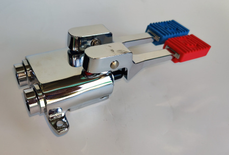 Педальный смеситель MONOLITH ITALY код ERMES003 (2 педали), холодная и горячая вода G1/2