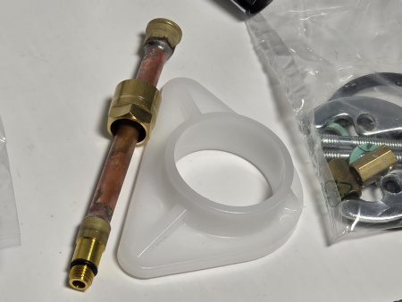 Смеситель Monolith R0201020206 с выдвижным краном Italy