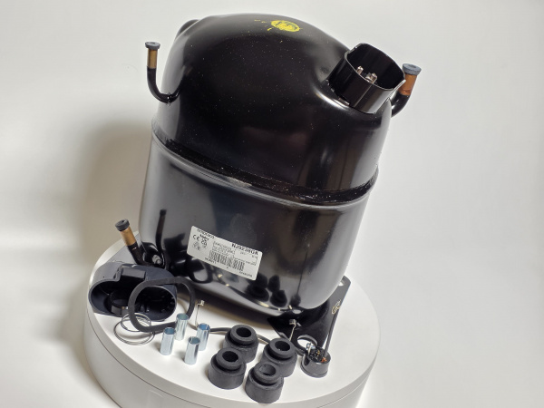 Компрессор NJ9238GK R404 Embraco 2428Вт MBP код 943RV1104AF