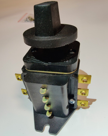 Переключатель ТПКП 25А (ППКП) для плиты электрической (пластмасс.) с ручкой код 6424