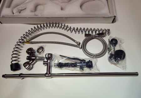 Душирующее устройство с гибким изливом MONOLITH Италия Код R 0101020111