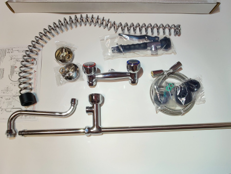 Душирующее устройство с гибким изливом и краном Код R 0102010206 MONOLITH Италия