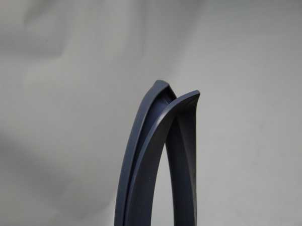 Уплотнитель дверей ПКА 6/11.00.00.010