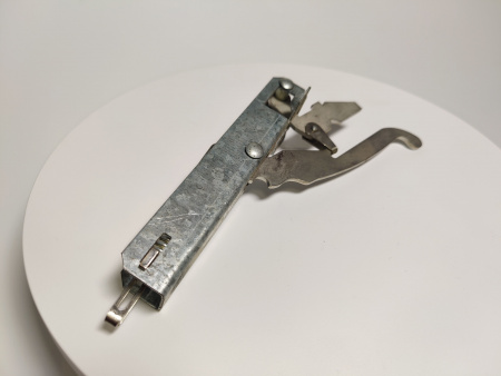 Петля ПД.00.00.000 (в сборе) применялась до 2004г. выпуска код 710000005244 Абат