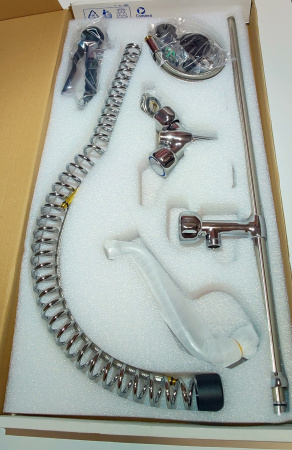 Душирующее устройство с гибким изливом MONOLITH Италия Код R 0101020111