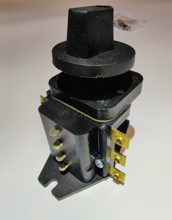 Переключатель ТПКП 25А (ППКП) для плиты электрической (пластмасс.) с ручкой код 6424