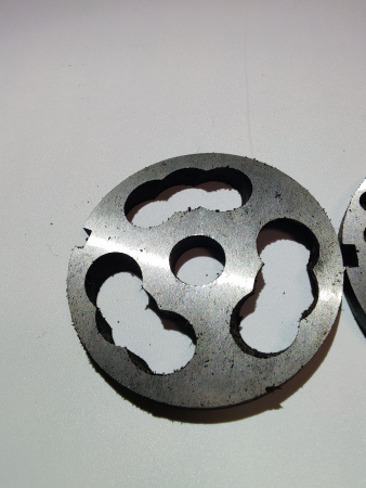 Комплект ножей и решеток к мясорубке МИМ-300 без бурта