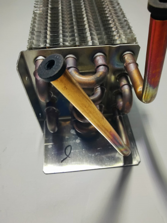 Батарея испарителя CM-105, CM-107 POLAIR код 2903064d вывод трубок слева (4*4*300, квадр.)