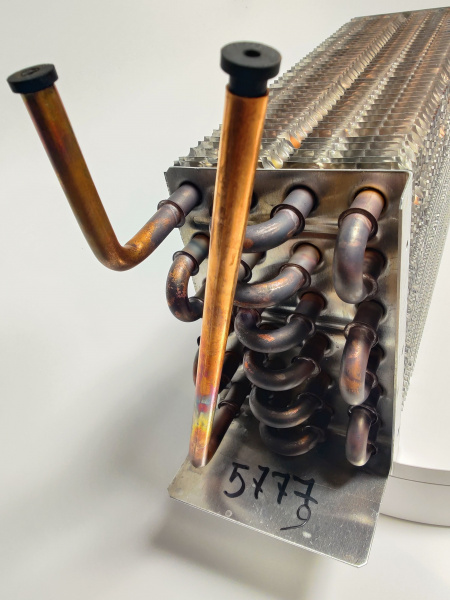 Батарея испарителя CM110, CM114 POLAIR код 2903015d (4х6х300,квадр.)